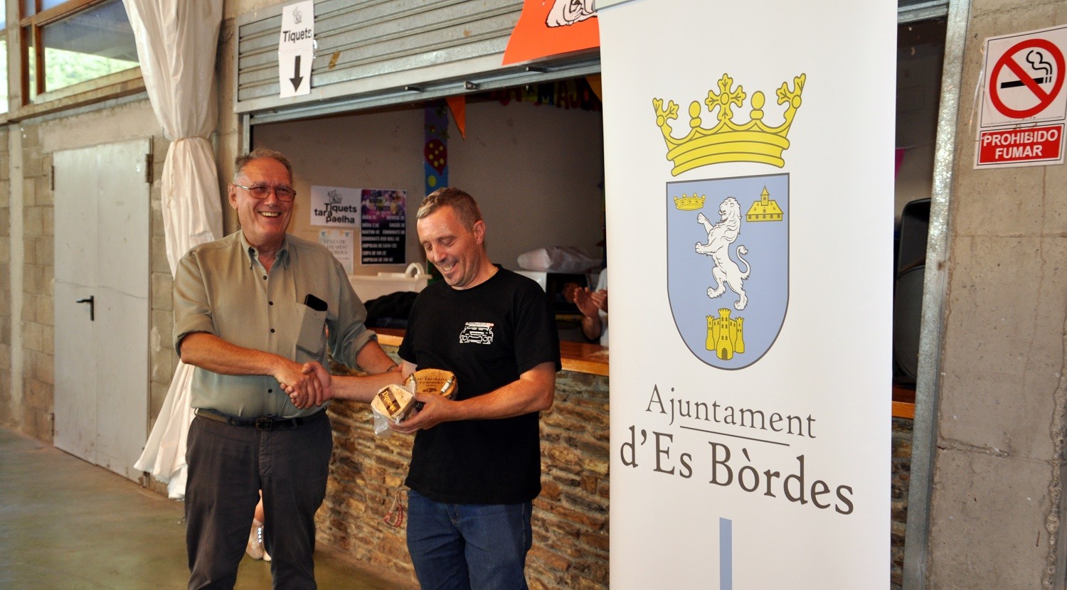 Rencontre vehicules anciens et sportifs a es bordes4 1